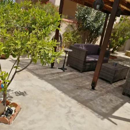 Holiday home Lemon Tree Courtyard