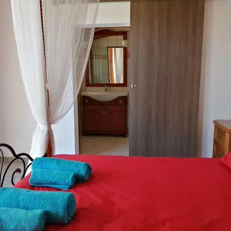 Lemon Tree Courtyard * Lárnaca