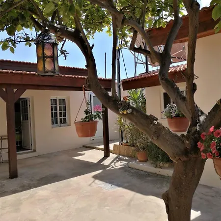 Lemon Tree Courtyard Holiday home *