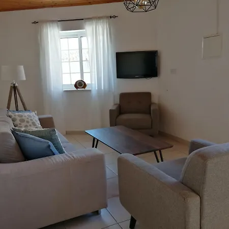 Lemon Tree Courtyard * Ларнака