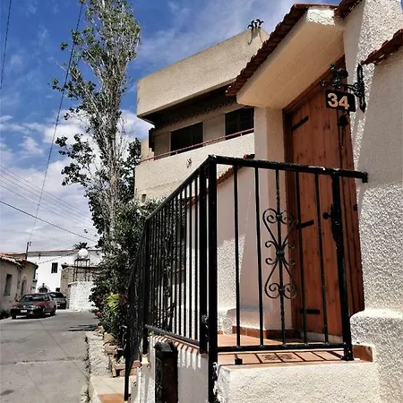 Сasa de vacaciones Lemon Tree Courtyard Lárnaca