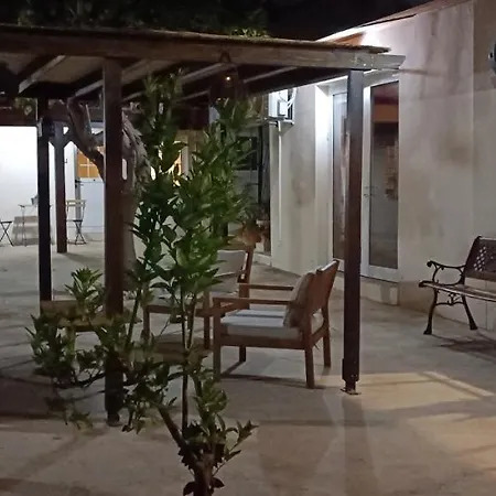 Lemon Tree Courtyard Hébergement de vacances *
