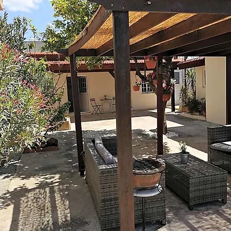 Holiday home Lemon Tree Courtyard *