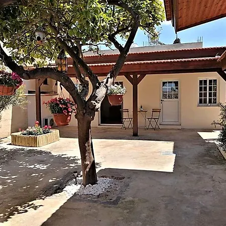 Lemon Tree Courtyard Holiday home