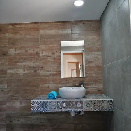 Lemon Tree Courtyard Hébergement de vacances Larnaca