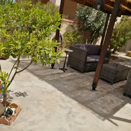 Holiday home Lemon Tree Courtyard