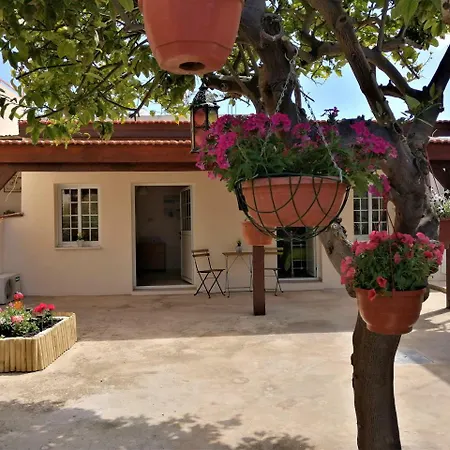 Lemon Tree Courtyard Hébergement de vacances *