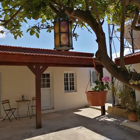 Lemon Tree Courtyard Semesterbostad