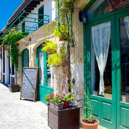 Lemon Tree Courtyard Nyaraló