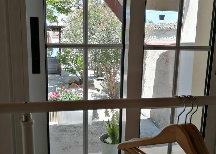 Lemon Tree Courtyard * ラルナカ