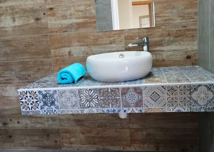 別荘 Lemon Tree Courtyard ラルナカ