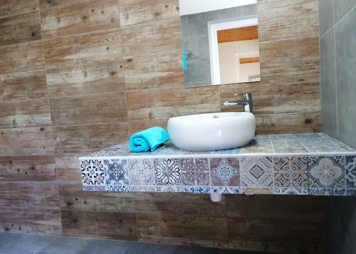 Lemon Tree Courtyard * Larnaca