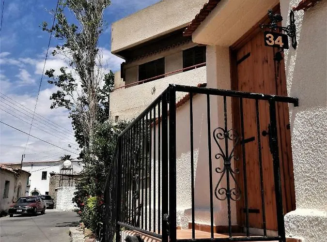 別荘 Lemon Tree Courtyard ラルナカ